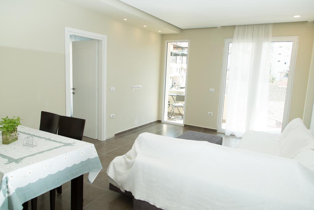 Apartment Te Kalua Sarandë Esterno foto